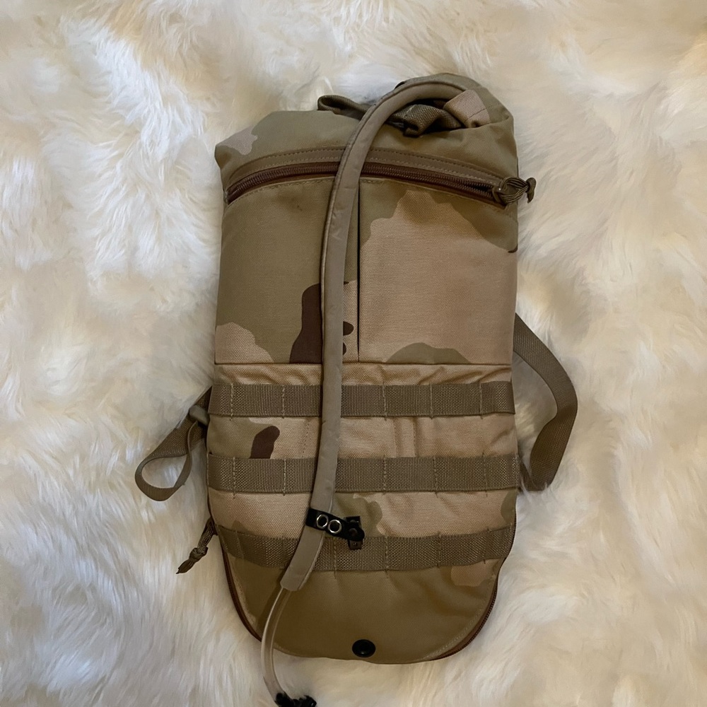 Hydramax camouflage water container